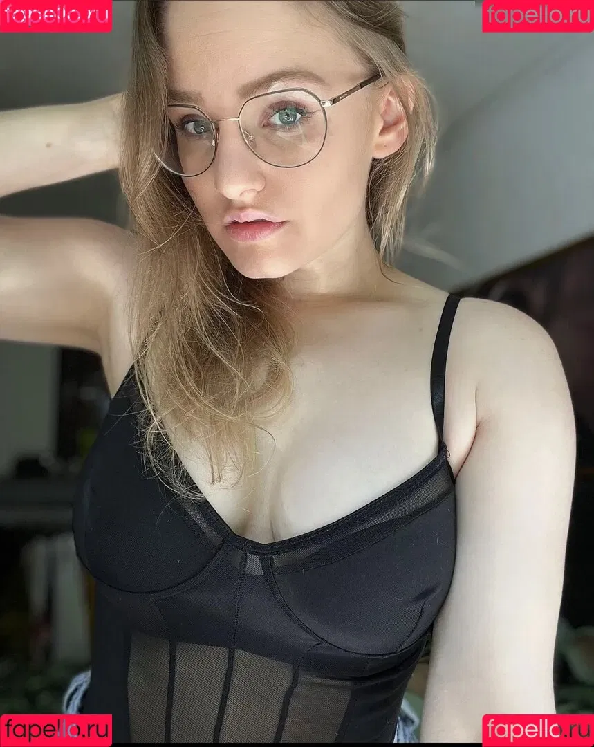Lina-Klein Onlyfans Photo Gallery 