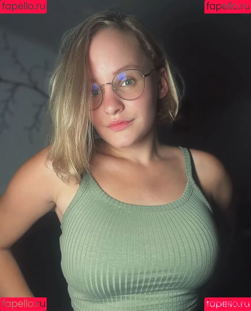 Lina-Klein Onlyfans Photo Gallery 
