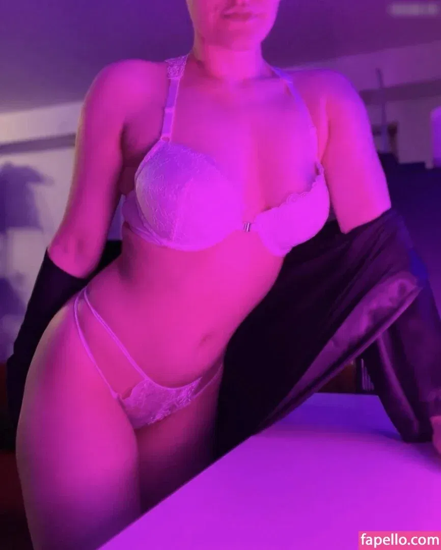 Lina-Klein Onlyfans Photo Gallery 