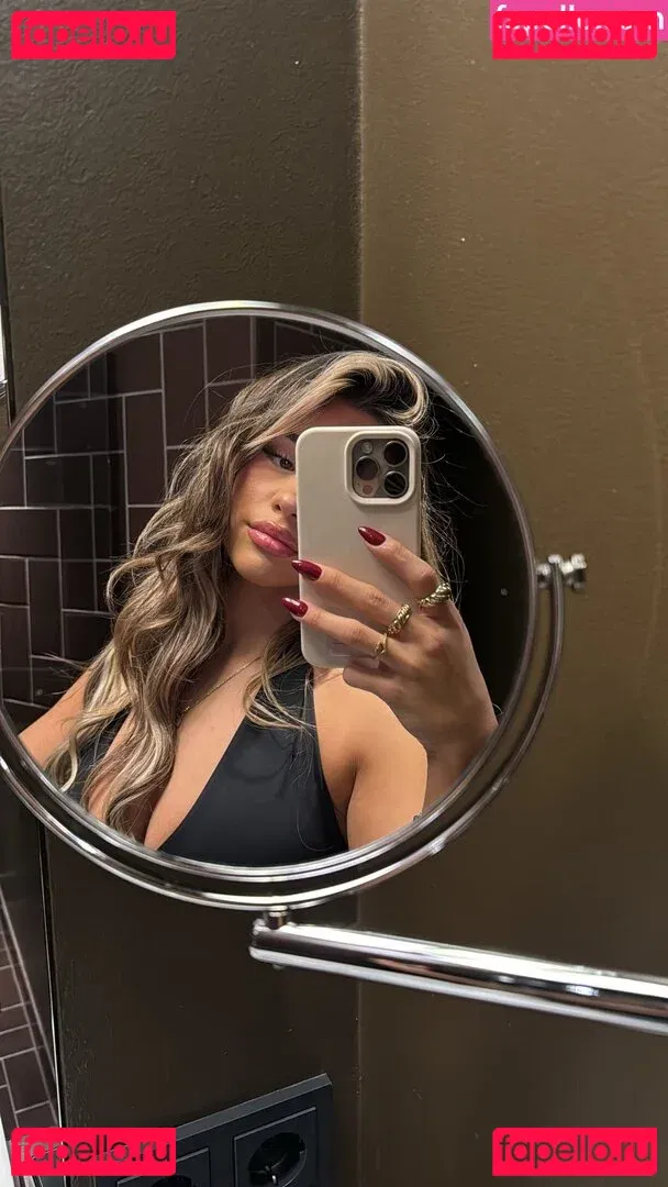 Almira Azemi Onlyfans Photo Gallery 