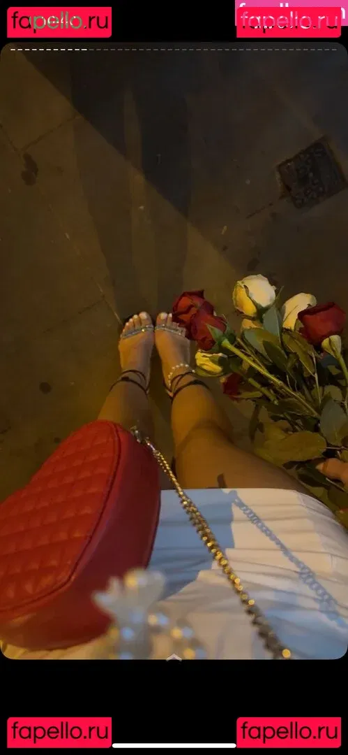 Almira Azemi Onlyfans Photo Gallery 