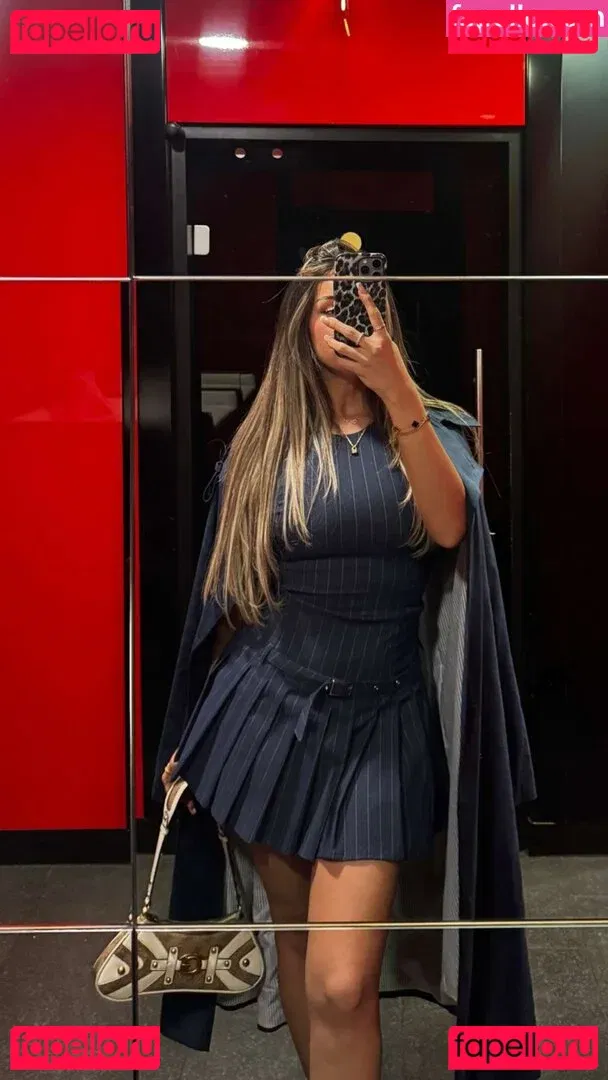 Almira Azemi Onlyfans Photo Gallery 