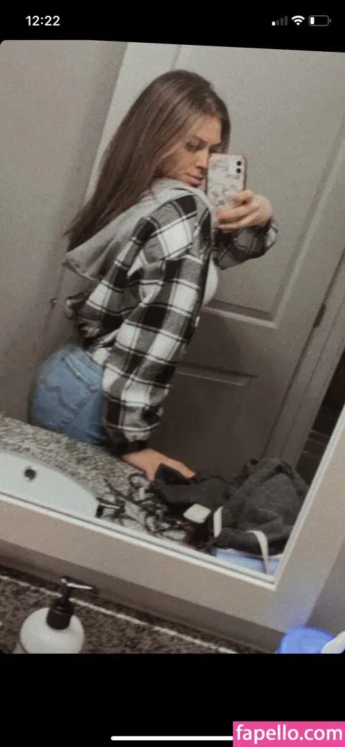 Sara Civian Onlyfans Photo Gallery 