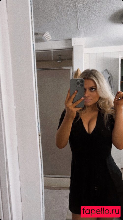 Sara Civian Nude Onlyfans Photo 33