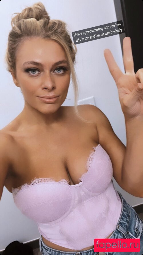 Sara Civian Nude Onlyfans Photo 9