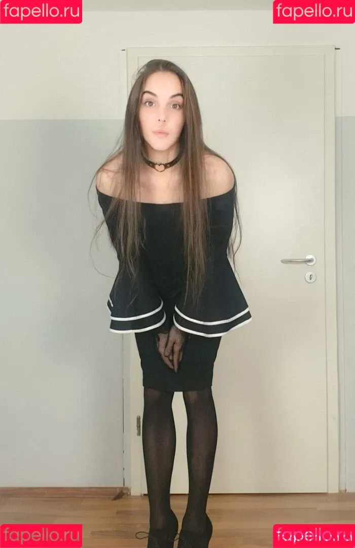 justMiia Onlyfans Photo Gallery 