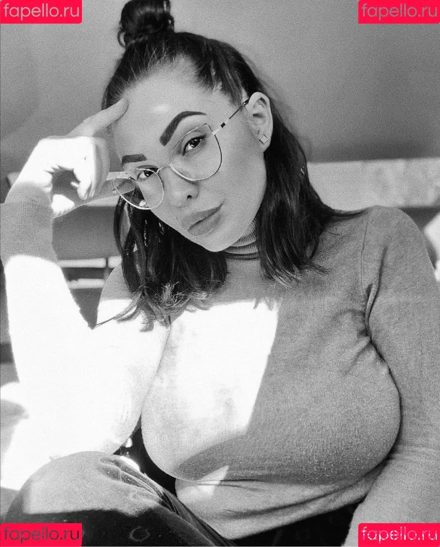 Alexanda Rusu Onlyfans Photo Gallery 