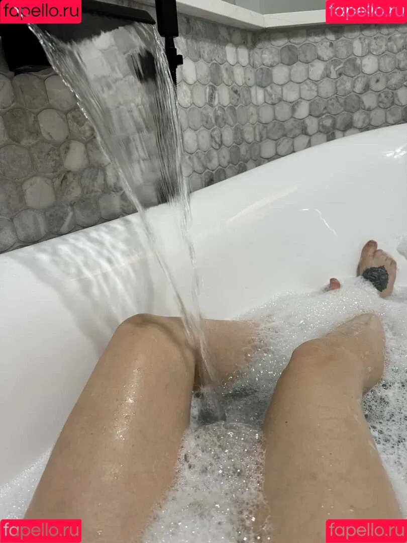 Mommy Noelle Onlyfans Photo Gallery 