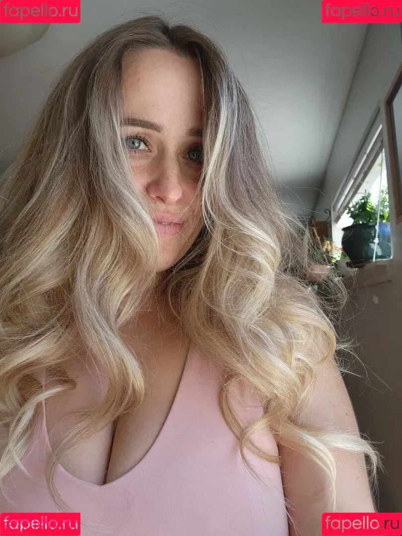 Mommy Noelle Onlyfans Photo Gallery 