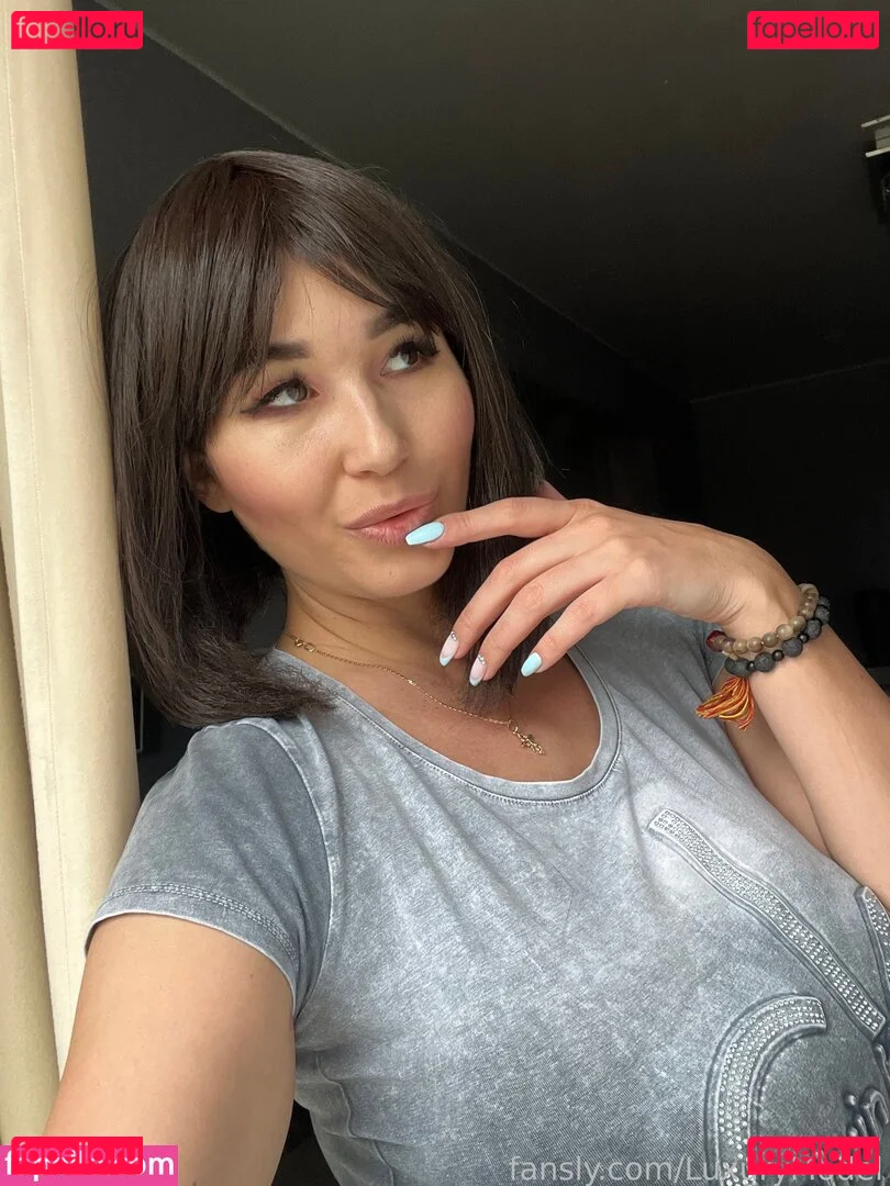 LuxuryModel Onlyfans Photo Gallery 