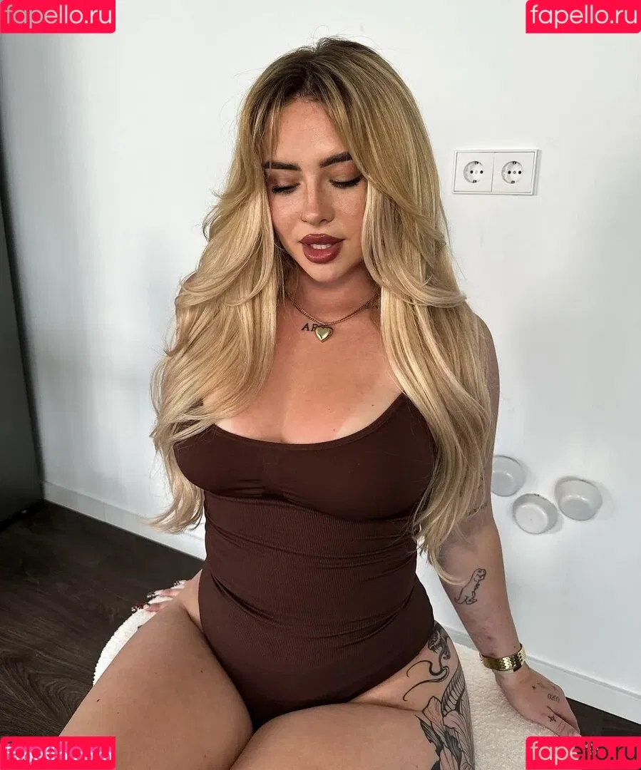 Luisa Früh Onlyfans Photo Gallery 
