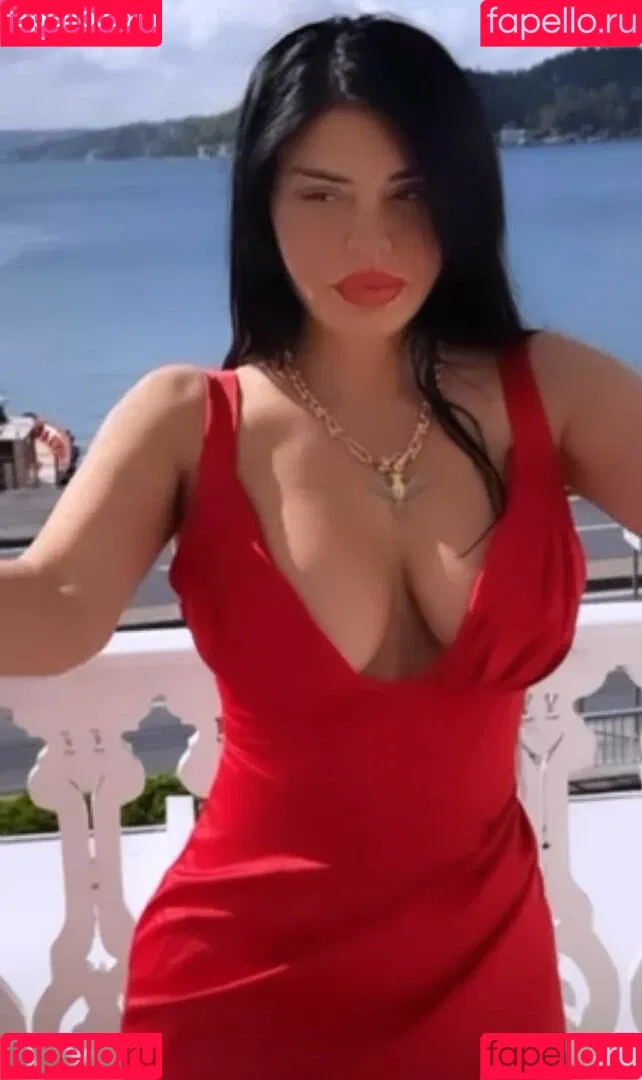 Ebru Polat Onlyfans Photo Gallery 