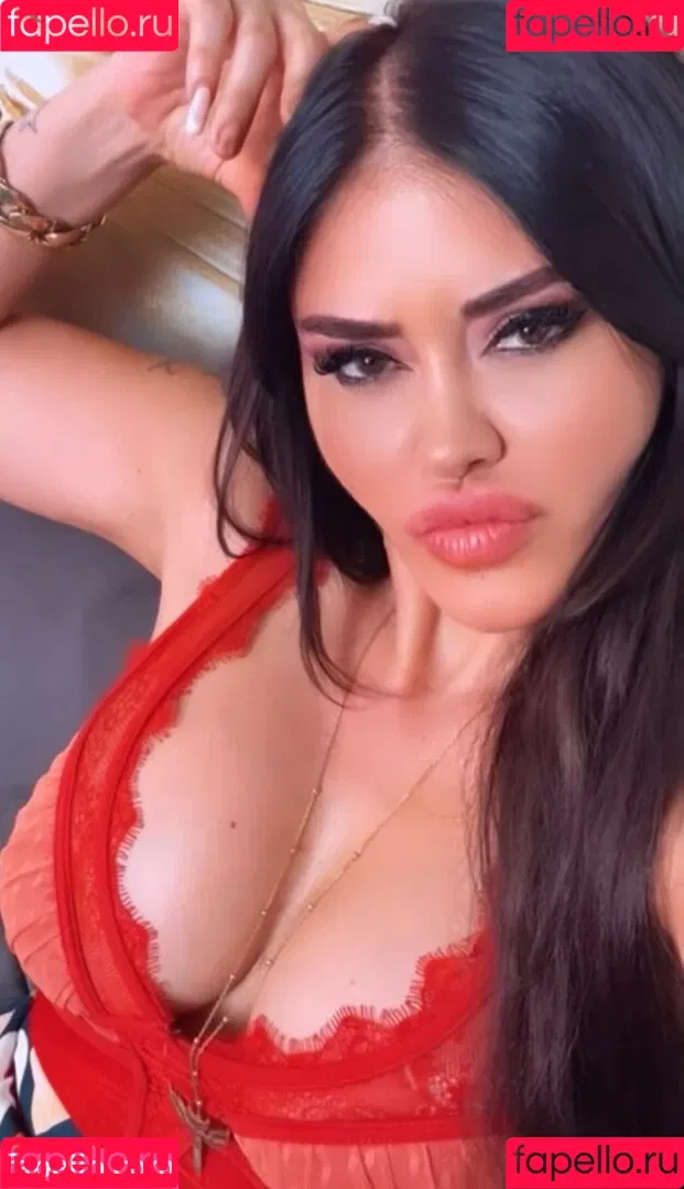 Ebru Polat Onlyfans Photo Gallery 