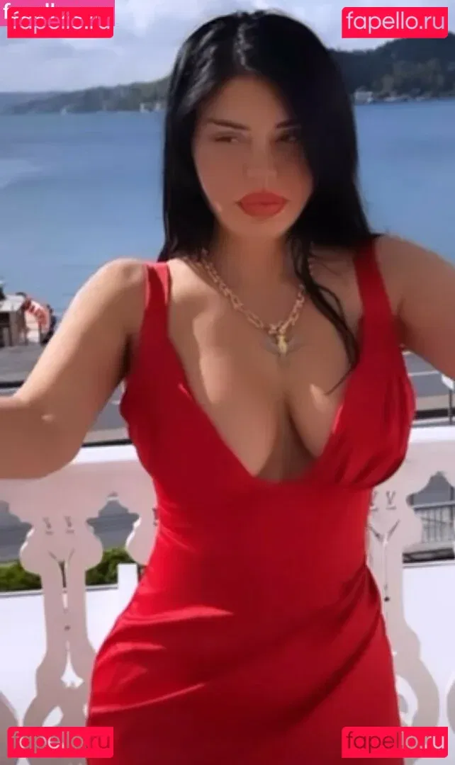 Ebru Polat Onlyfans Photo Gallery 