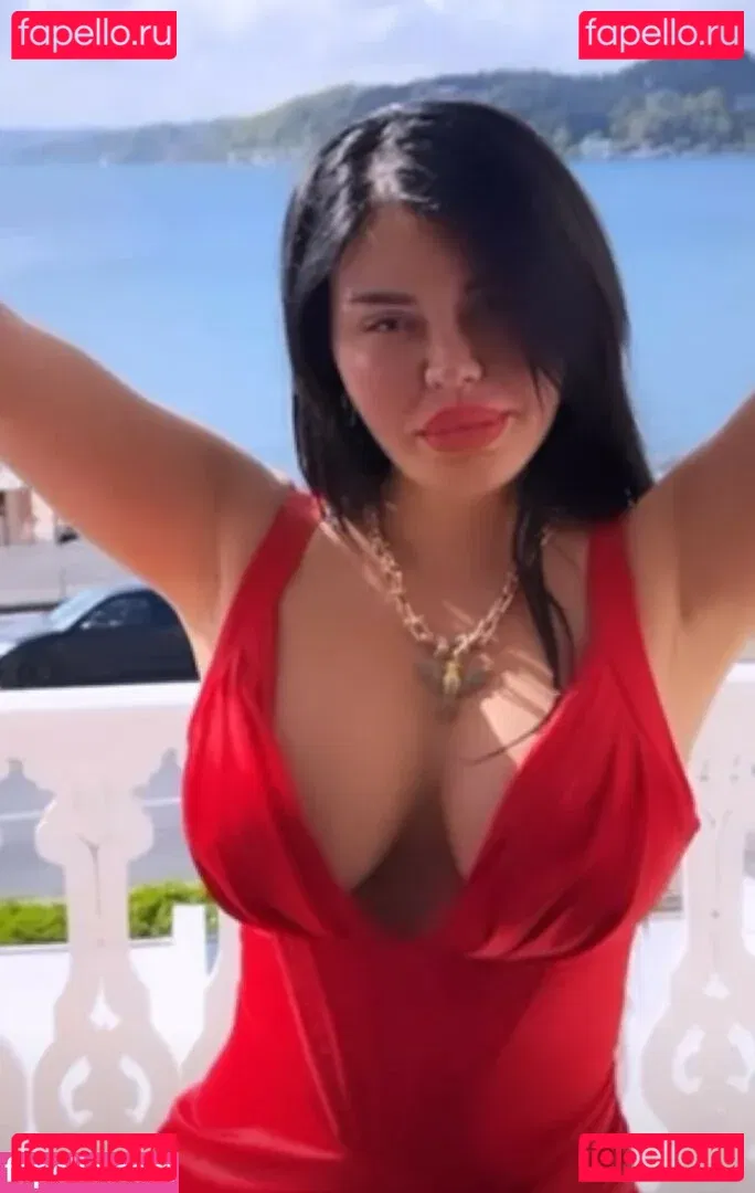 Ebru Polat Onlyfans Photo Gallery 