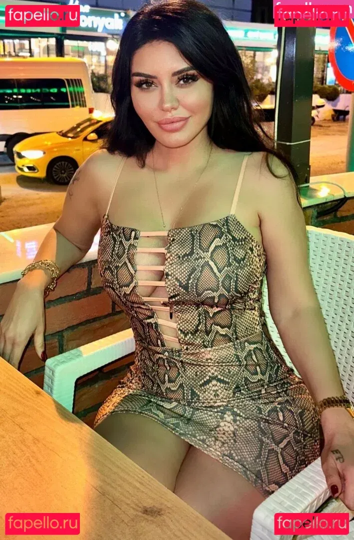 Ebru Polat Onlyfans Photo Gallery 