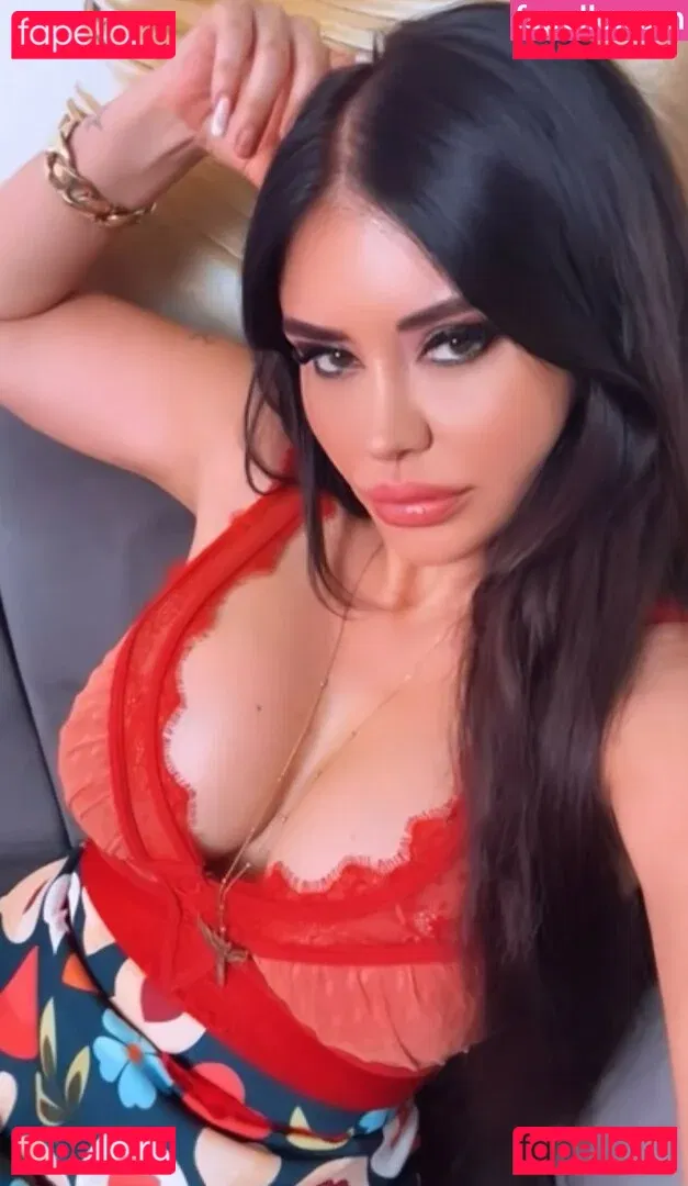 Ebru Polat Onlyfans Photo Gallery 