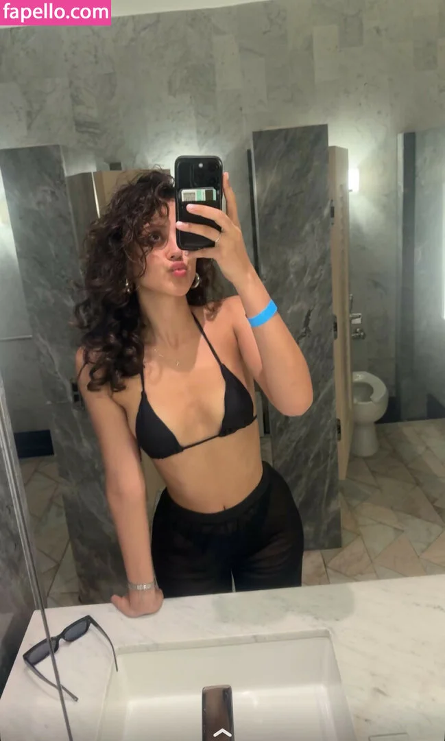 melodymelowo Onlyfans Photo Gallery 