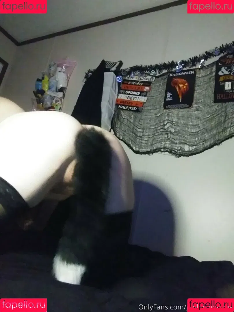 gothicmomma Onlyfans Photo Gallery 