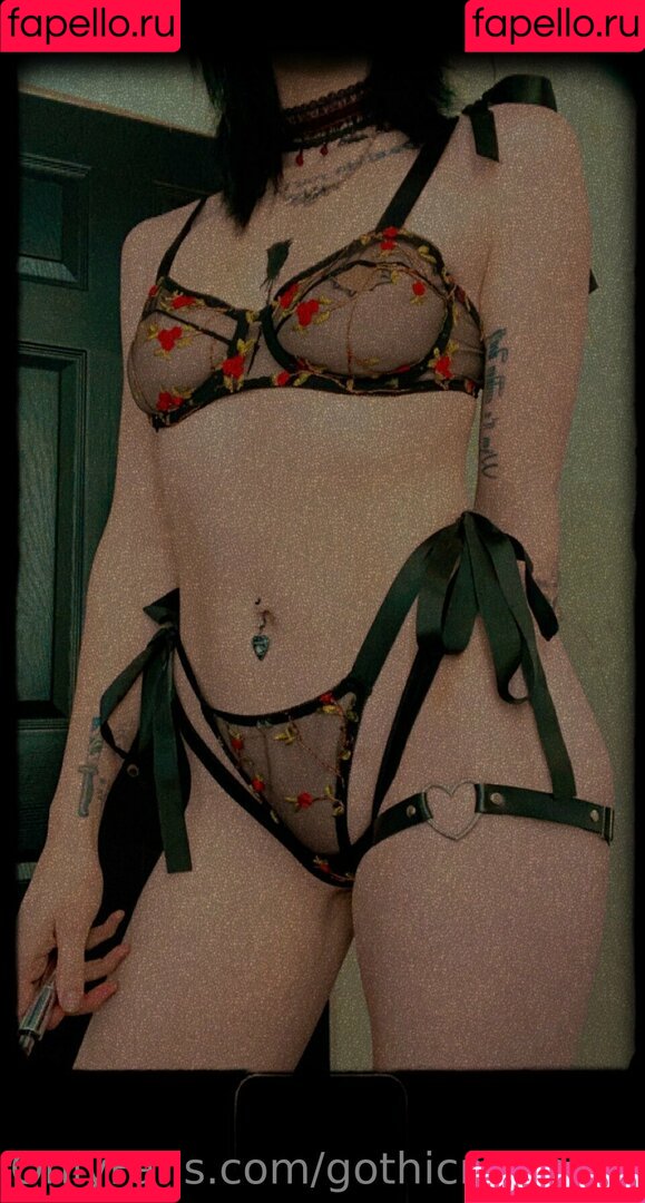 gothicmomma Onlyfans Photo Gallery 