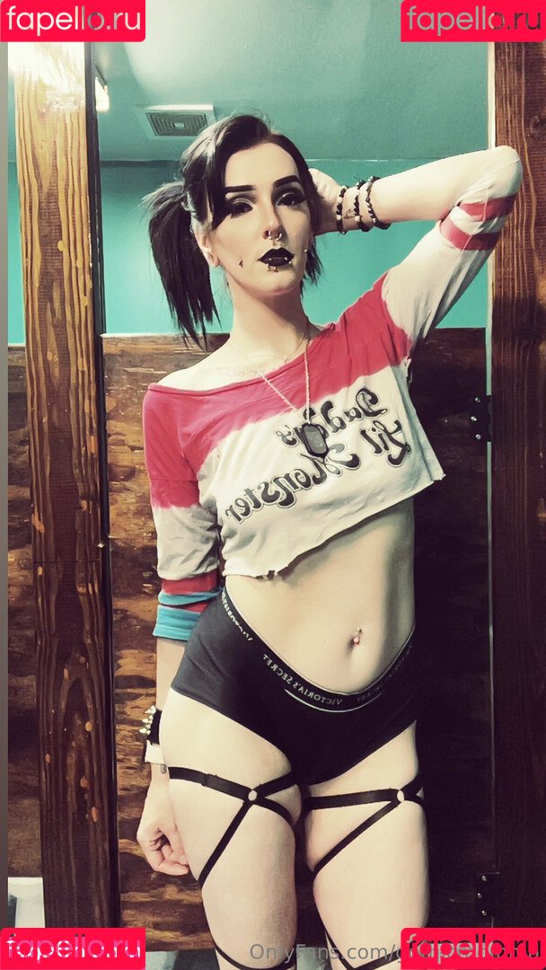 gothicmomma Onlyfans Photo Gallery 