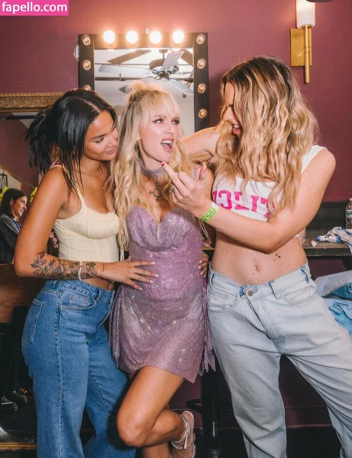 Zolita Onlyfans Photo Gallery 