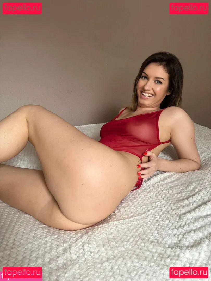 Linette Crown Onlyfans Photo Gallery 