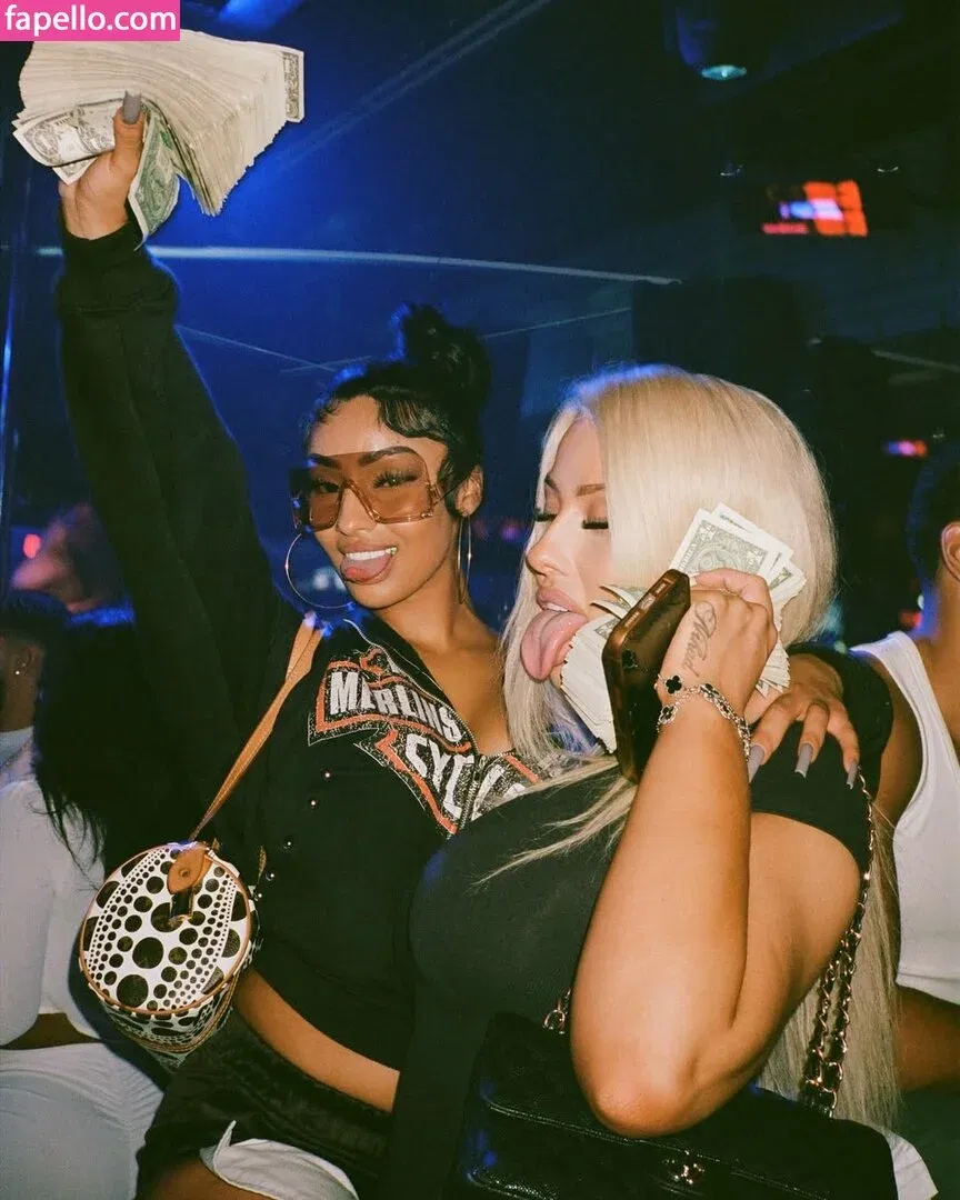 Amelaomore Onlyfans Photo Gallery 