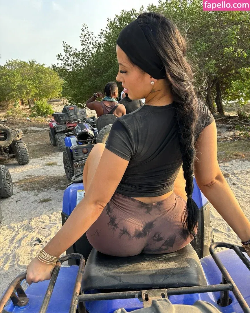 Amelaomore Onlyfans Photo Gallery 