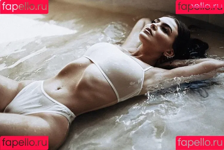 Sonya Tayurskaya Onlyfans Photo Gallery 
