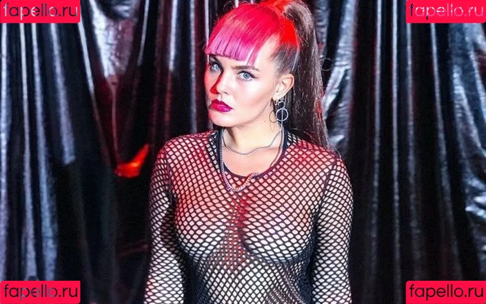 Sonya Tayurskaya Onlyfans Photo Gallery 