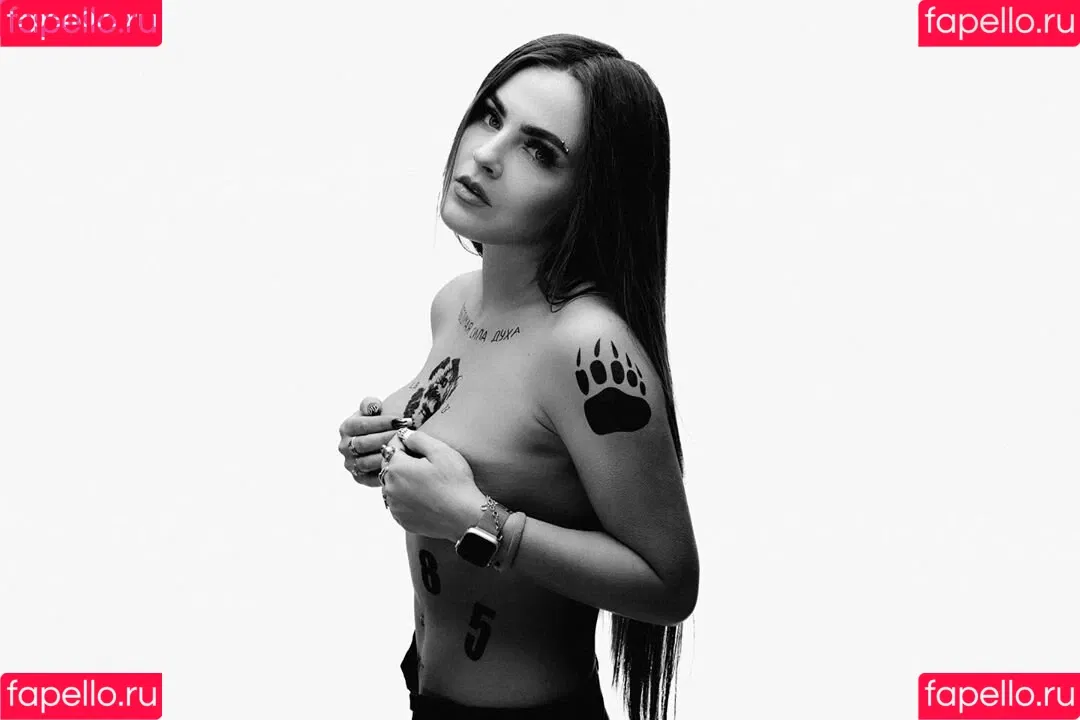 Sonya Tayurskaya Onlyfans Photo Gallery 