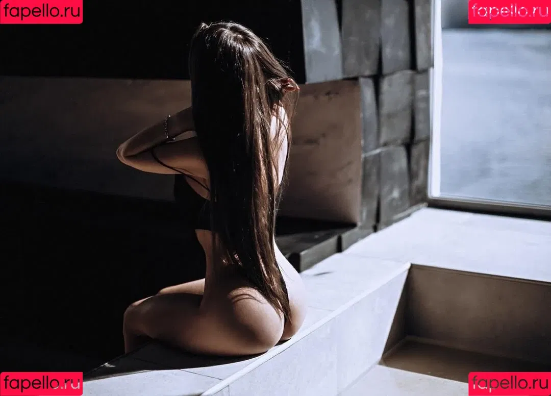 Sonya Tayurskaya Onlyfans Photo Gallery 