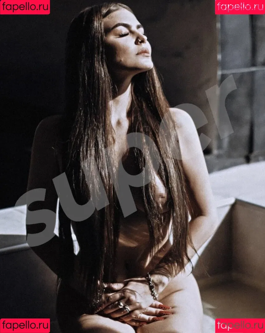 Sonya Tayurskaya Onlyfans Photo Gallery 
