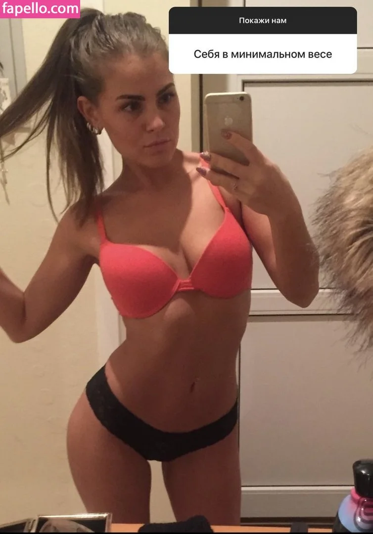 Sonya Tayurskaya Onlyfans Photo Gallery 