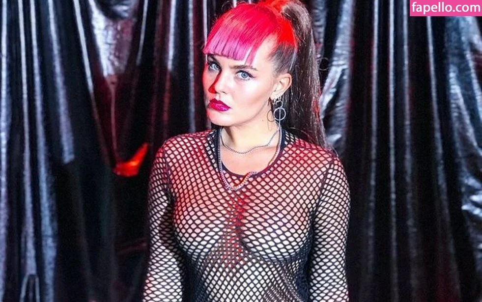 Sonya Tayurskaya Onlyfans Photo Gallery 