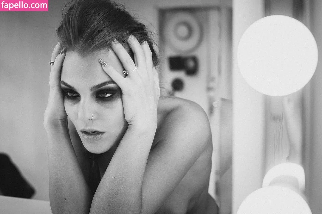 Sonya Tayurskaya Onlyfans Photo Gallery 