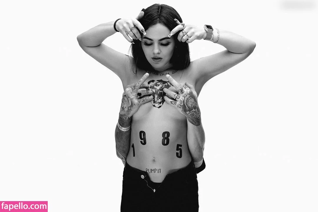 Sonya Tayurskaya Onlyfans Photo Gallery 