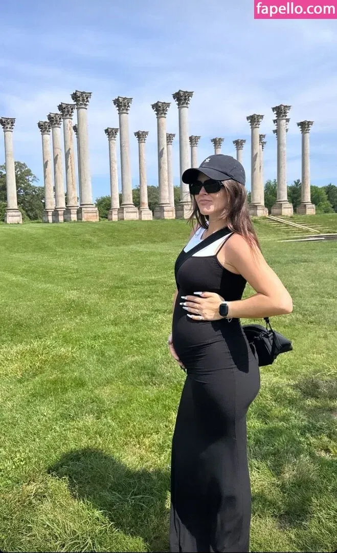 Sonya Tayurskaya Onlyfans Photo Gallery 