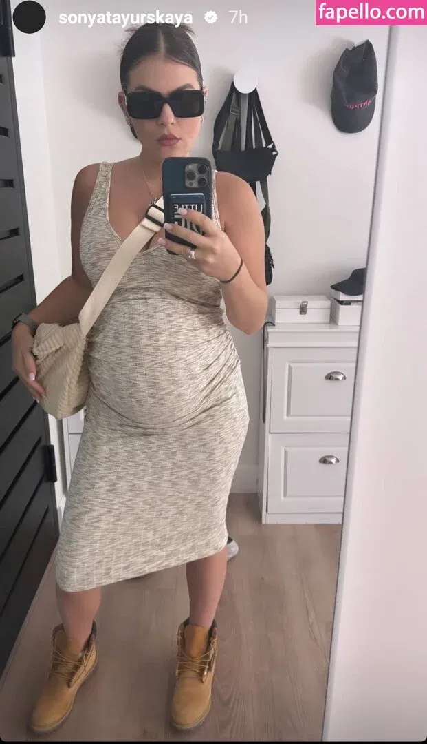 Sonya Tayurskaya Onlyfans Photo Gallery 