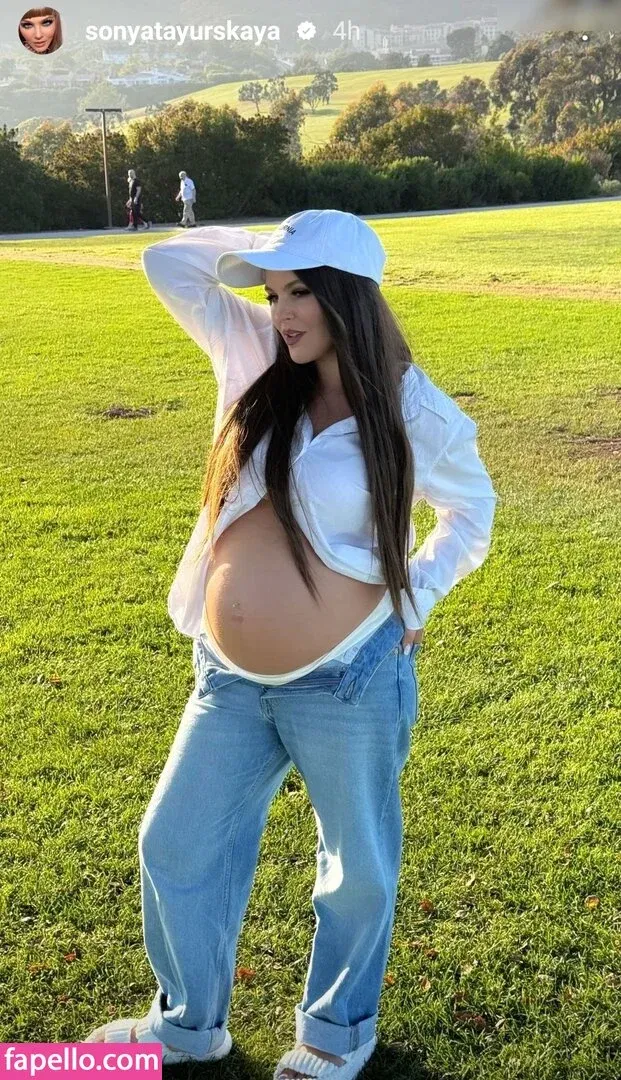 Sonya Tayurskaya Onlyfans Photo Gallery 