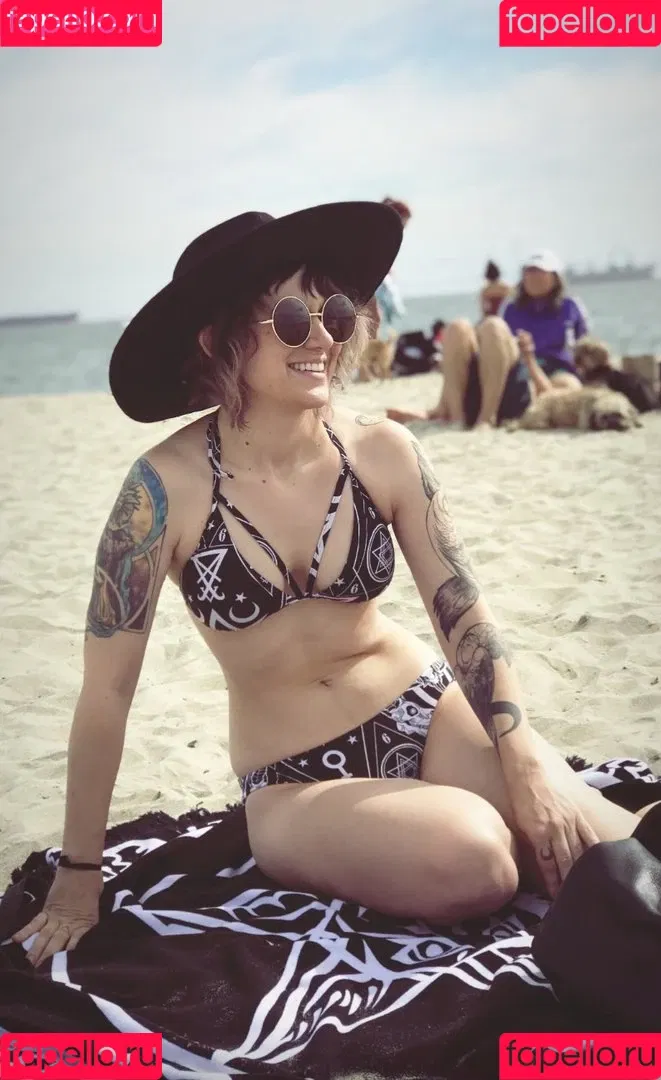 Holly Conrad Onlyfans Photo Gallery 