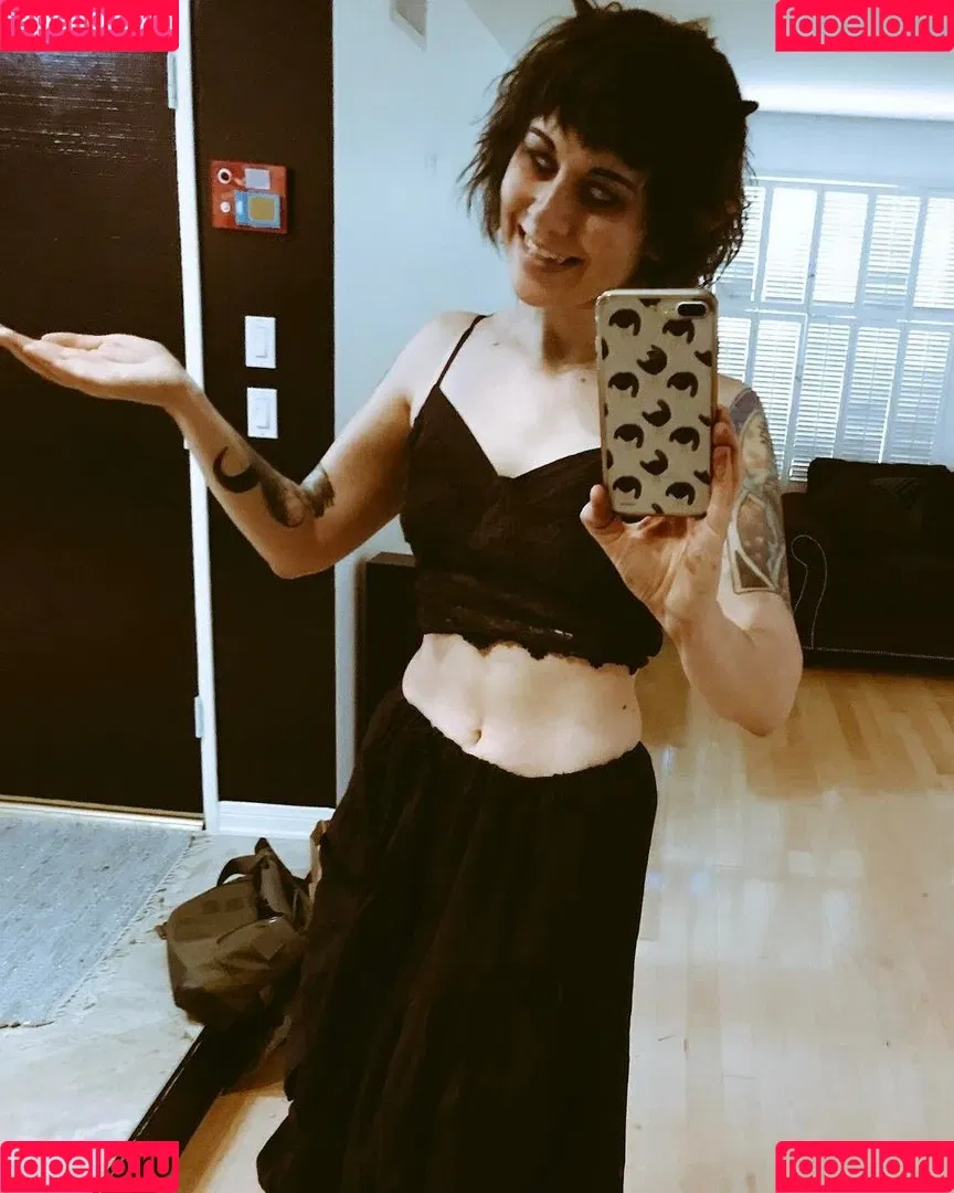 Holly Conrad Onlyfans Photo Gallery 