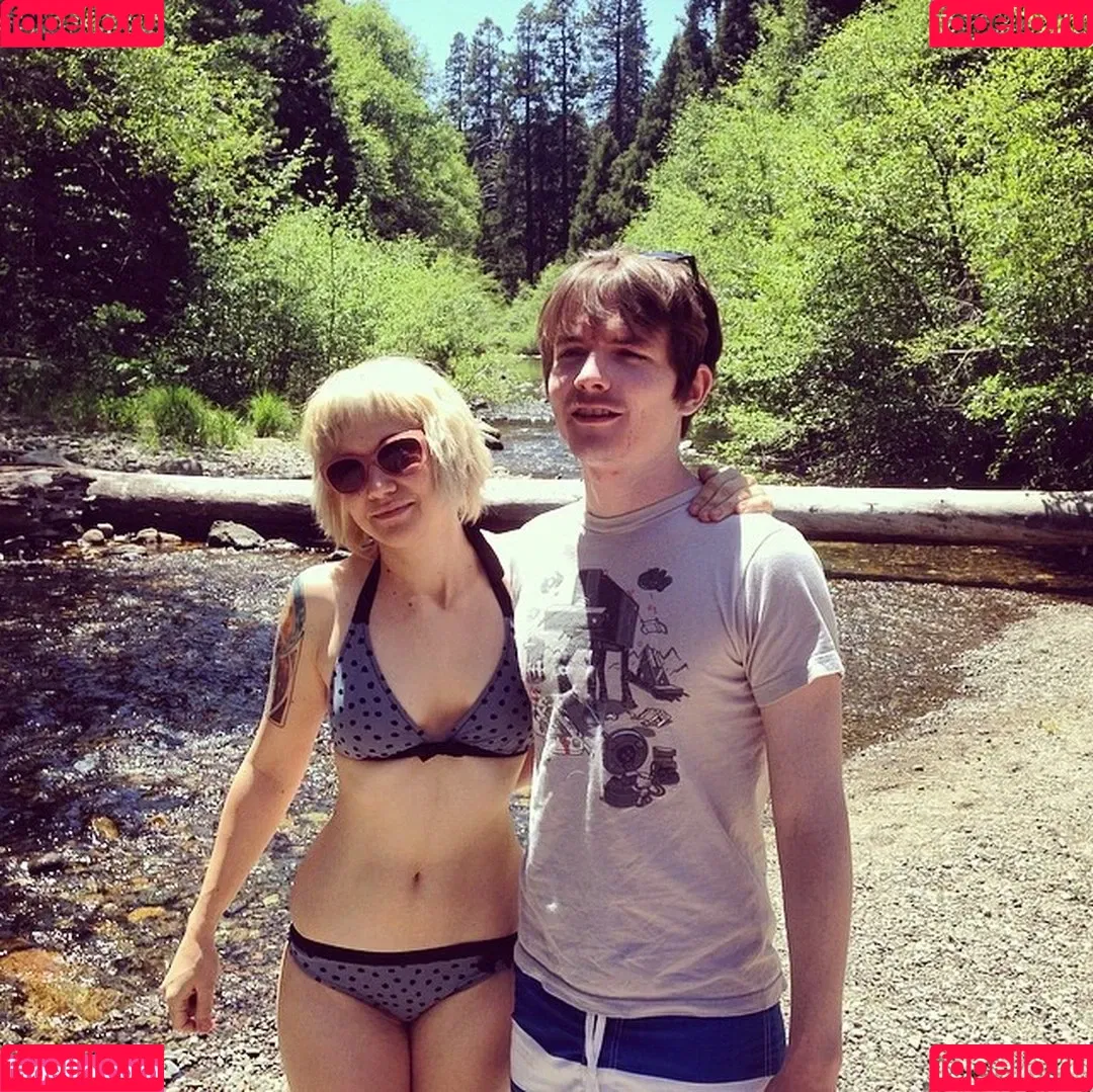 Holly Conrad Onlyfans Photo Gallery 