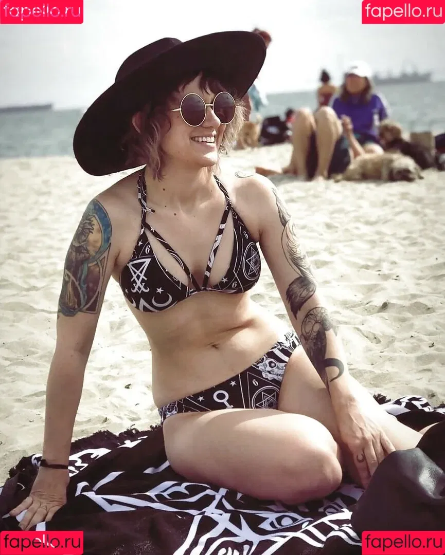 Holly Conrad Onlyfans Photo Gallery 