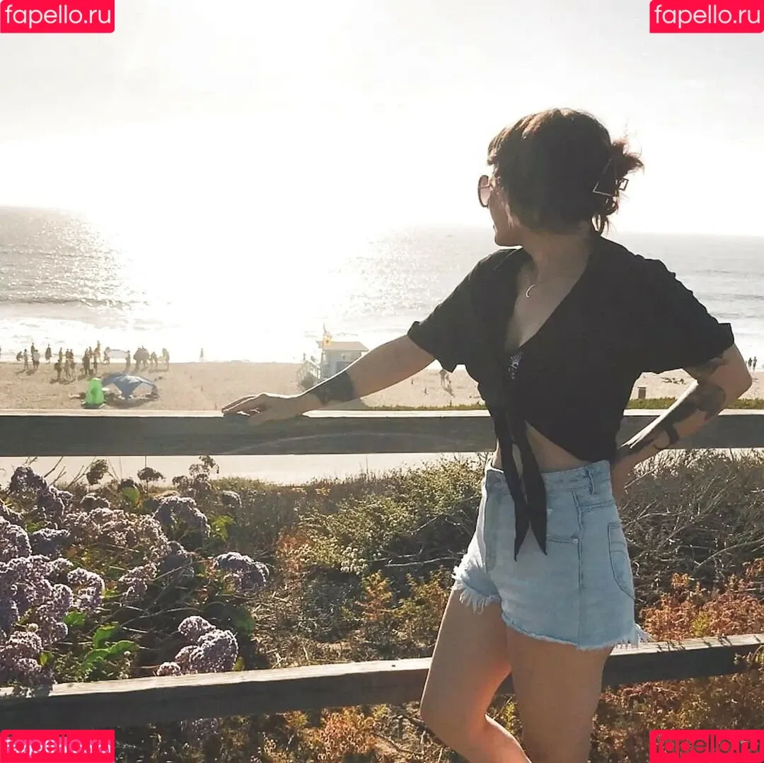 Holly Conrad Onlyfans Photo Gallery 