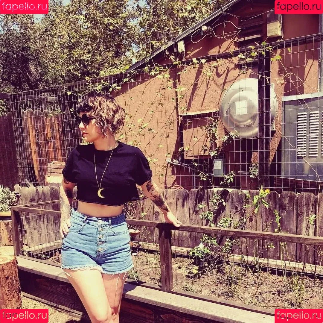 Holly Conrad Onlyfans Photo Gallery 
