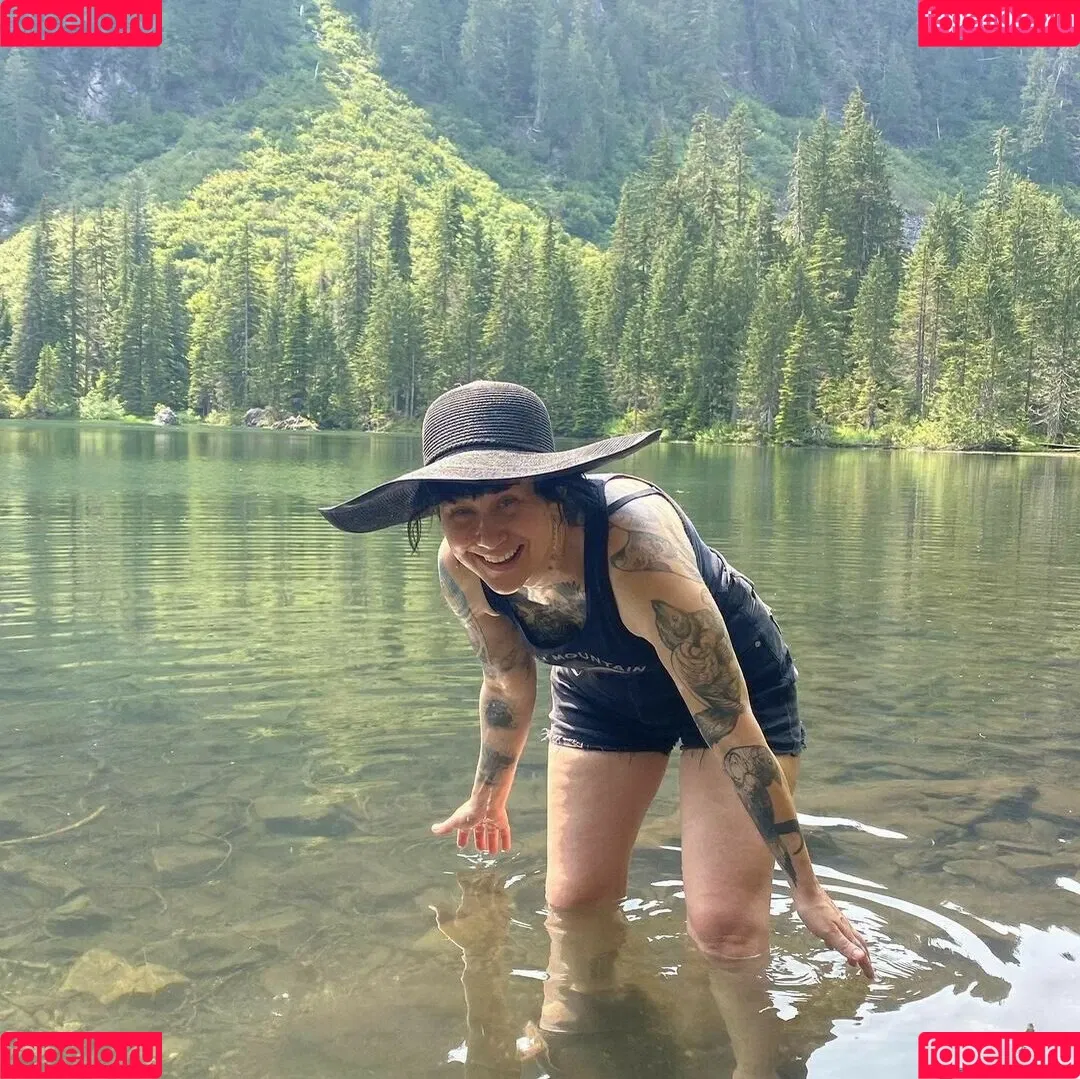 Holly Conrad Onlyfans Photo Gallery 