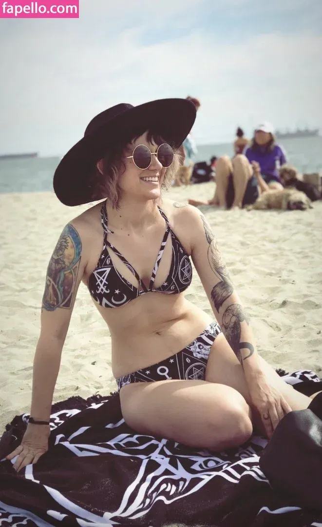 Holly Conrad Onlyfans Photo Gallery 
