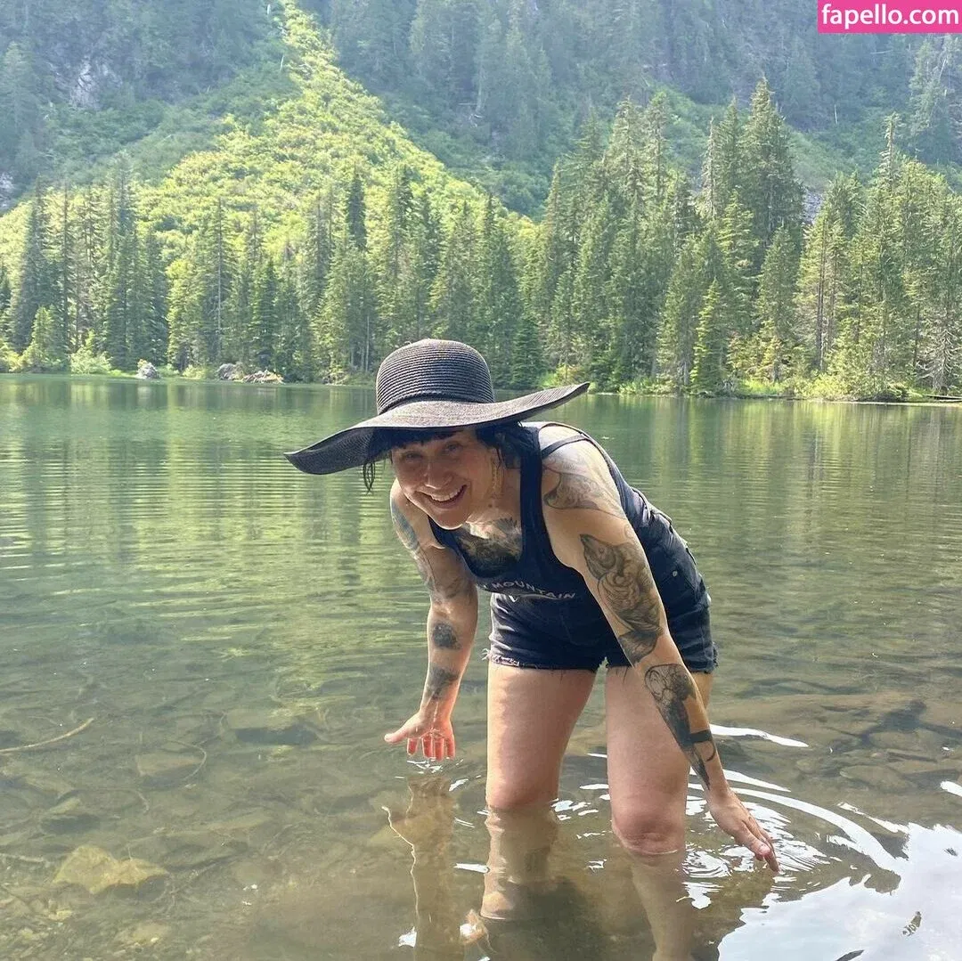 Holly Conrad Onlyfans Photo Gallery 